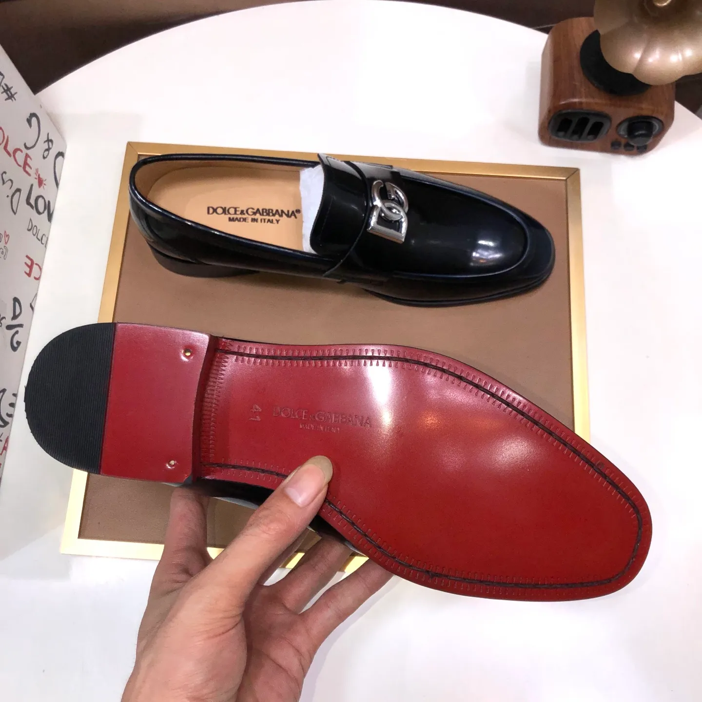 Ex-factory price 500💰DG top quality🔍🔍men's new leather shoes🚹Sold simultaneously at counters⚠Shoe uppers are imported cowhide from Italy, fully imported cowhide lining, imported accessories💪💪, completely 1⃣️ to 1⃣️replica🇮🇹 💪💪, ⚠Sole: The original sole is specially provided by the original factory, the exclusive movable molded sole is super comfortable, ⚠The original factory follows the order, 🔍🔍high quality, you can enter and exit the counter at will, welcome to compare ⚠Number of sizes: 38-44 (45 customized)
